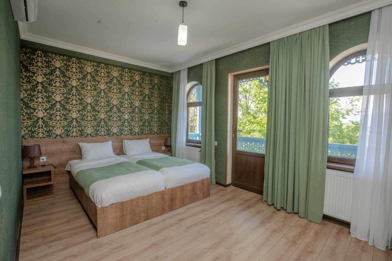 Chateau Orberi Hotel Iqaltʼo Bagian luar foto