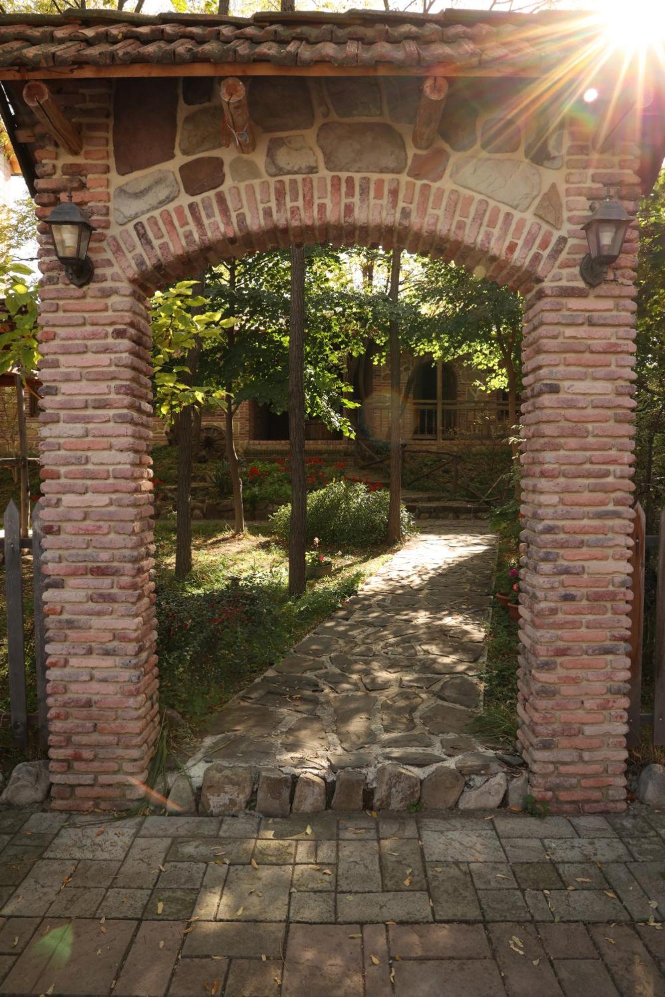 Chateau Orberi Hotel Iqaltʼo Bagian luar foto