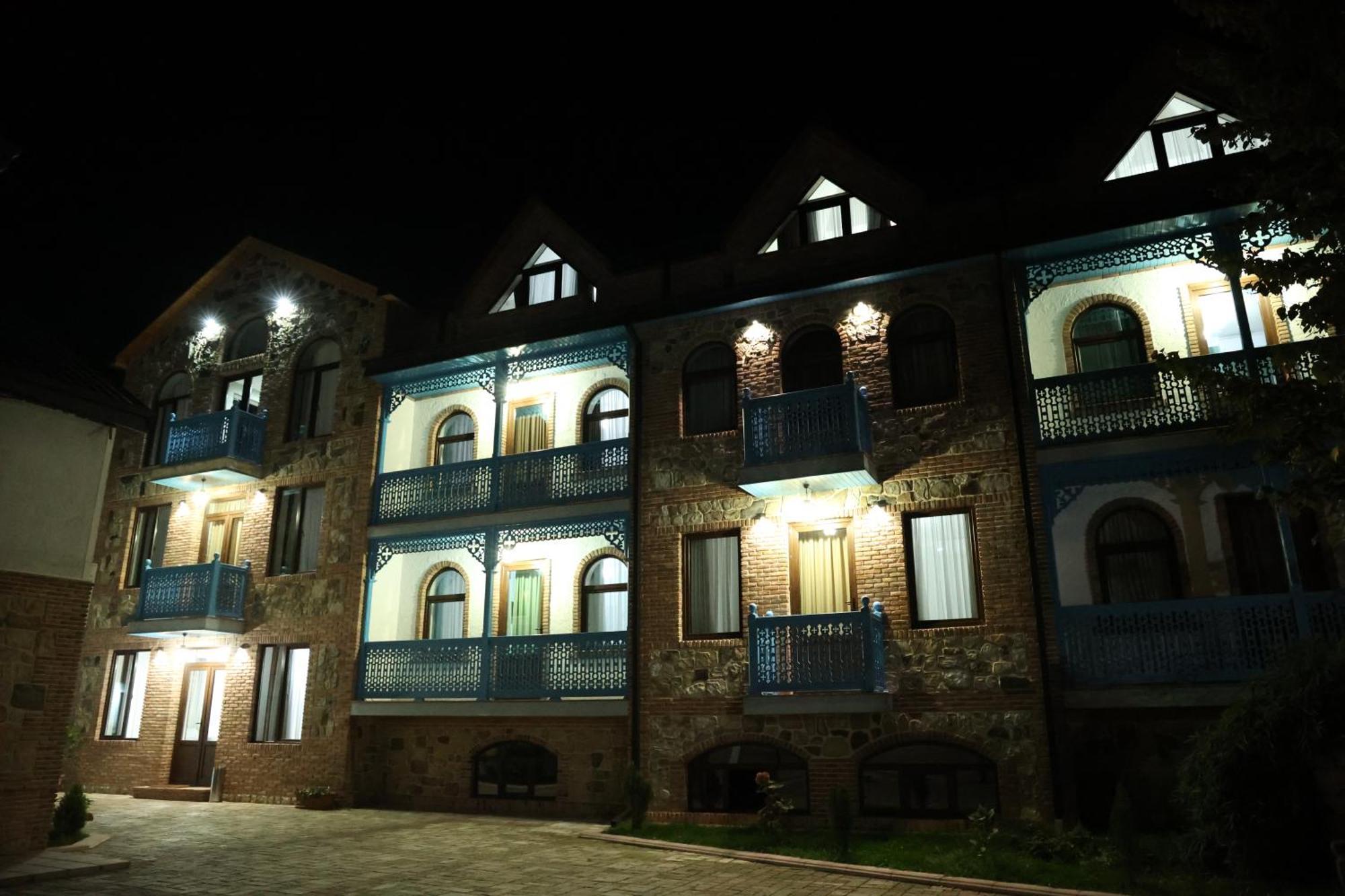 Chateau Orberi Hotel Iqaltʼo Bagian luar foto